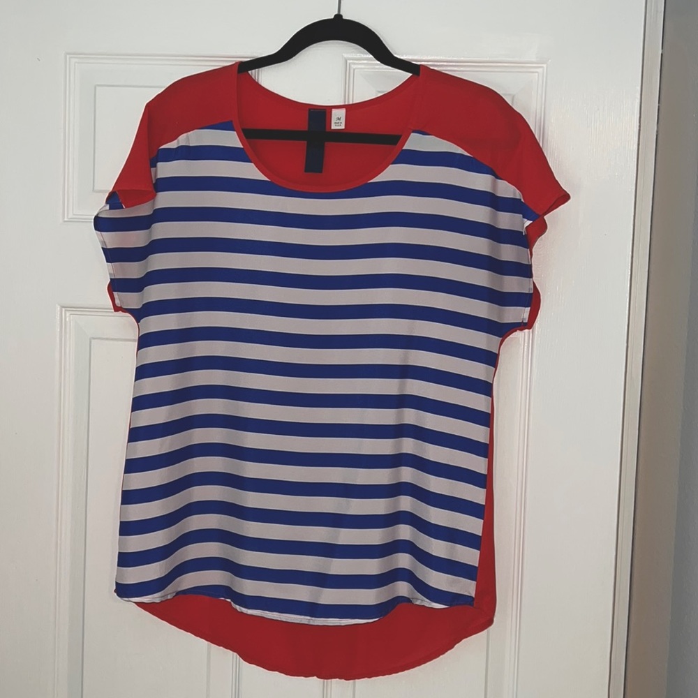 Ladies blouse, size medium